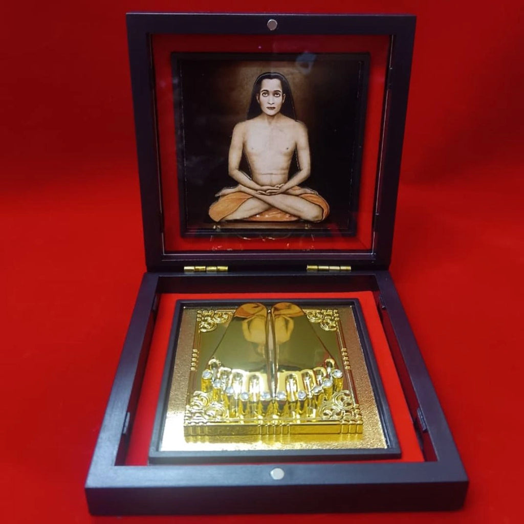 Yantram 3D Mahavatar Babaji Divine Paduka with Photo Frame Box | Spiritual Gift for Home Temple, Meditation Room, Pooja Room Decor | Premium Religious Showpiece for Home & Office