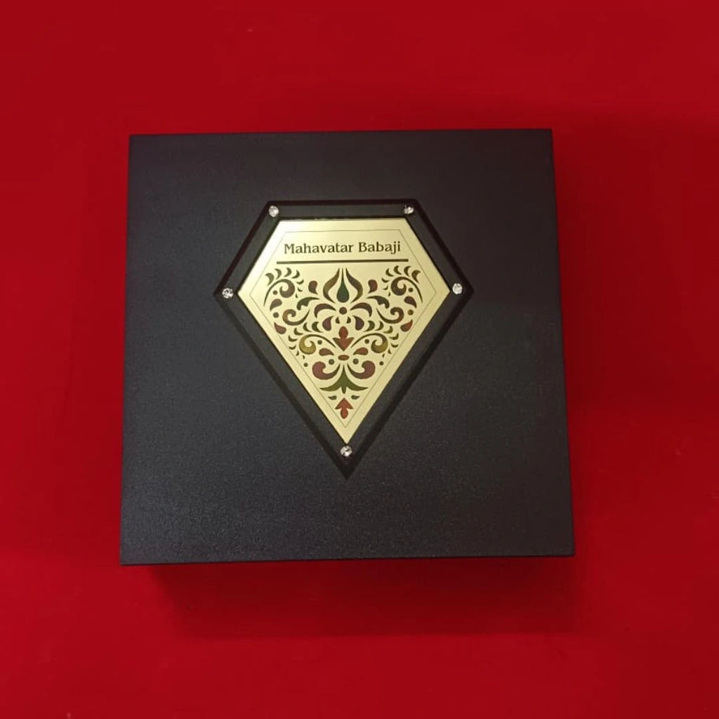 Yantram 3D Mahavatar Babaji Divine Paduka with Photo Frame Box | Spiritual Gift for Home Temple, Meditation Room, Pooja Room Decor | Premium Religious Showpiece for Home & Office
