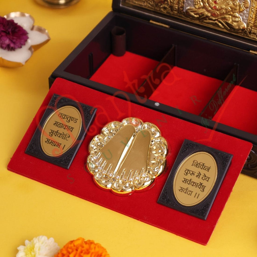 Divine 3D Siddhivinayak Ganesha Premium Corporate Gift Box – Gold-Plated Charan Paduka & Vighnaharta Mantra Edition