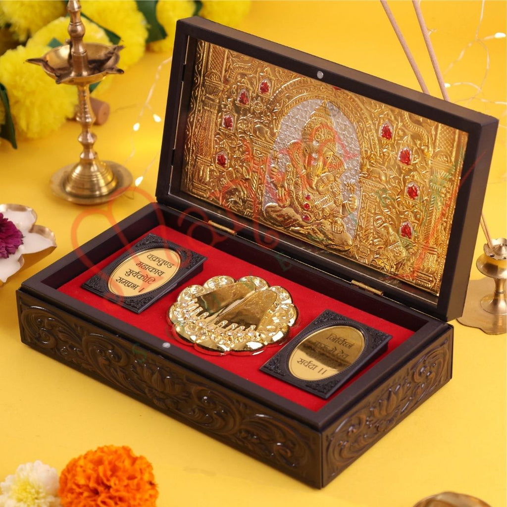 Divine 3D Siddhivinayak Ganesha Premium Corporate Gift Box – Gold-Plated Charan Paduka & Vighnaharta Mantra Edition