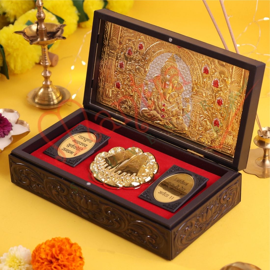 Divine 3D Siddhivinayak Ganesha Premium Corporate Gift Box – Gold-Plated Charan Paduka & Vighnaharta Mantra Edition
