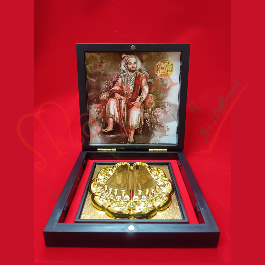 Premium 3D Chhatrapati Shivaji Maharaj Photo Frame with Golden Charan Paduka Box – Royal Maratha Empire King Shivaji Raje "Rajyabhishek" Desktop Altar & Idol for Home Decor, Office Desk & Gifting