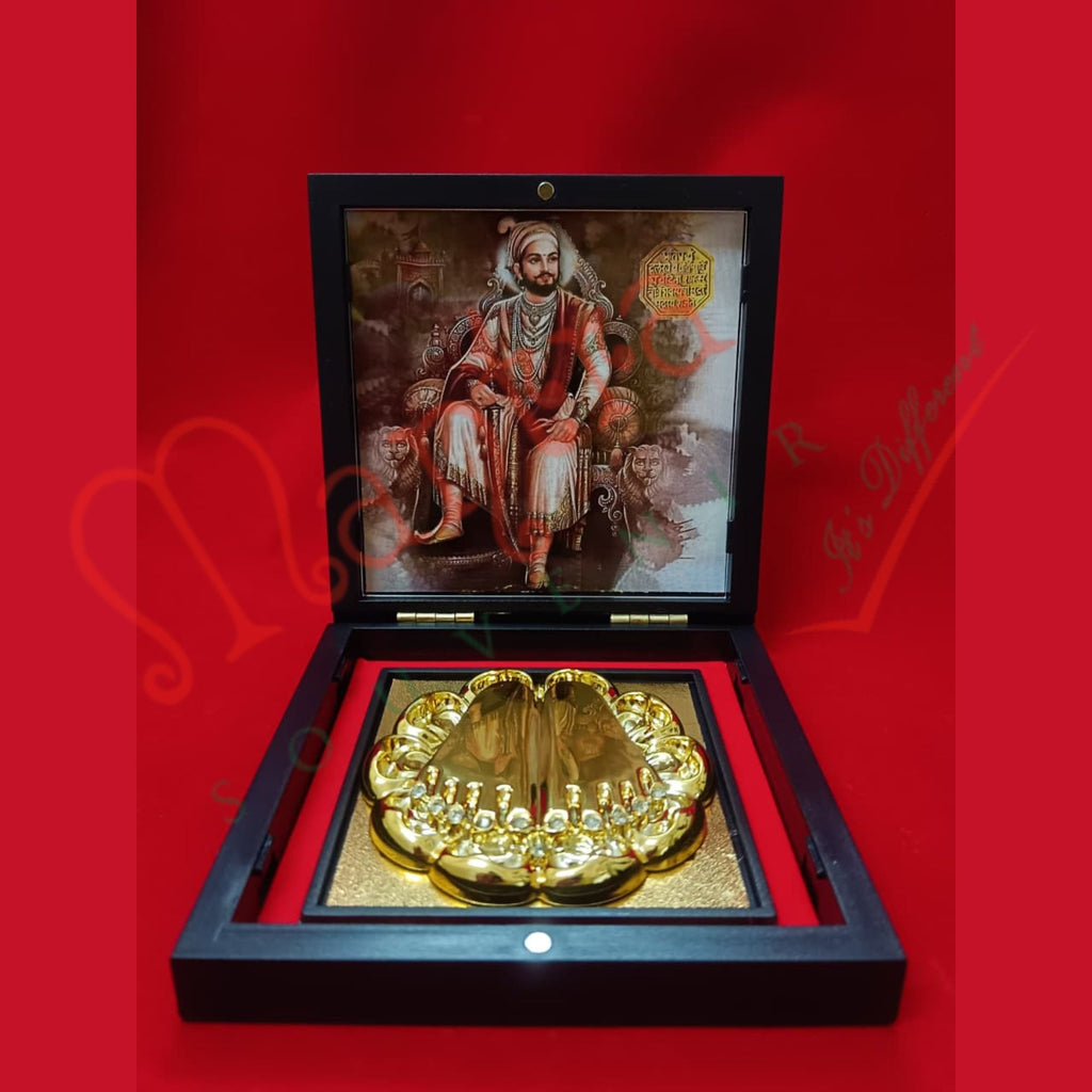 Premium 3D Chhatrapati Shivaji Maharaj Photo Frame with Golden Charan Paduka Box – Royal Maratha Empire King Shivaji Raje "Rajyabhishek" Desktop Altar & Idol for Home Decor, Office Desk & Gifting