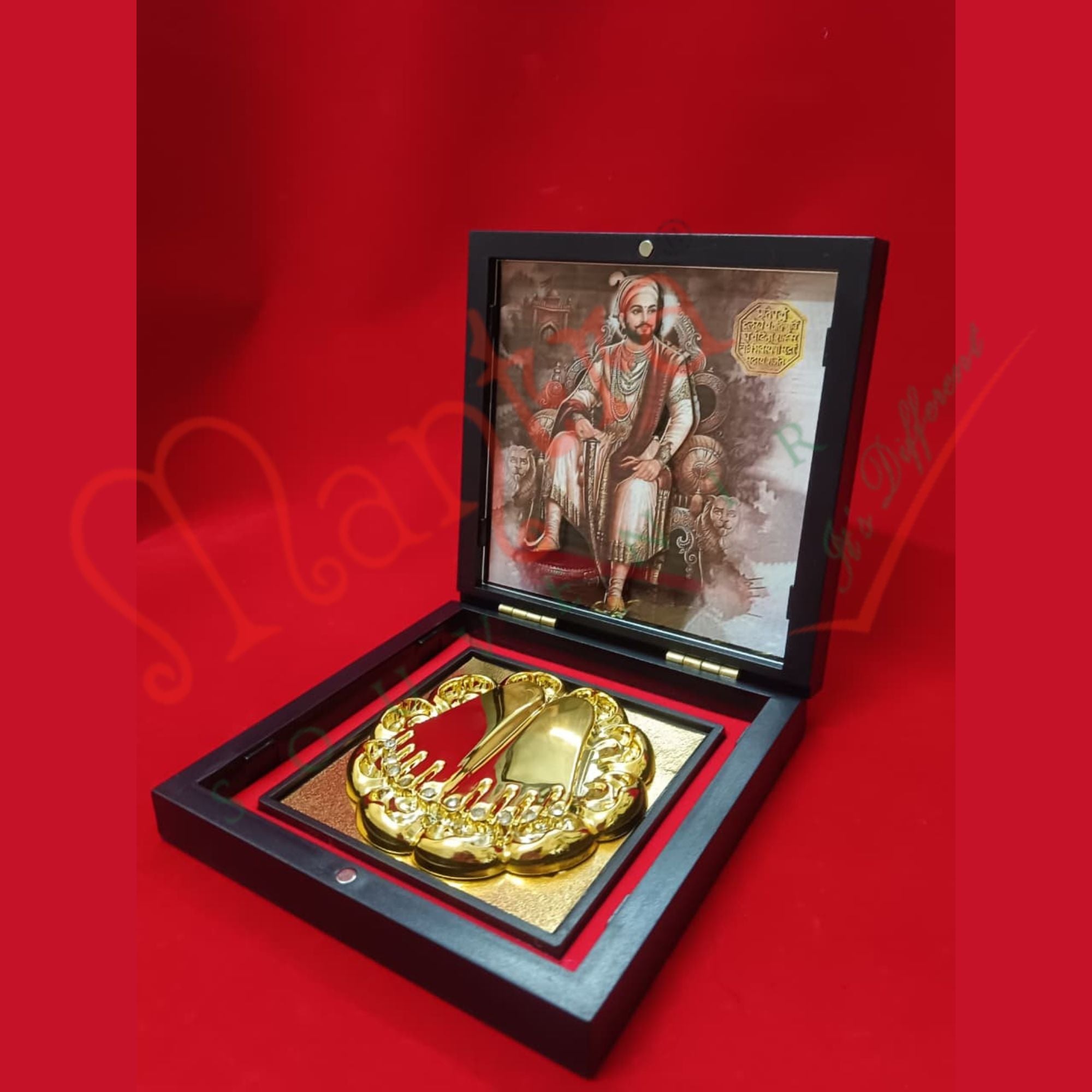 Premium 3D Chhatrapati Shivaji Maharaj Photo Frame with Golden Charan Paduka Box – Royal Maratha Empire King Shivaji Raje "Rajyabhishek" Desktop Altar & Idol for Home Decor, Office Desk & Gifting