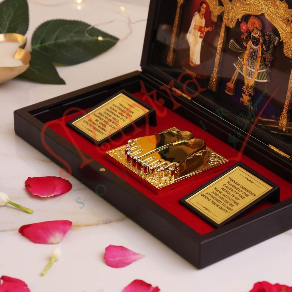 HUMSAFAR 3D Shrinathji Charan Paduka in Premium ABS Polymer Box - Nathdwara Gold Plated Krishna Idol with Gita Saar Quotes - Divine Spiritual Gift & Office Decor