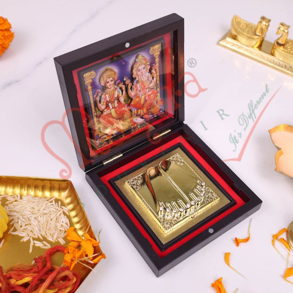 3D Laxmi Ganesha Charan Paduka in Premium Box – Divine Shubh Labh Idol for Wealth, Wisdom & Spiritual Gifting