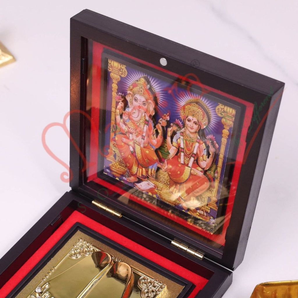 3D Laxmi Ganesha Charan Paduka in Premium Box – Divine Shubh Labh Idol for Wealth, Wisdom & Spiritual Gifting