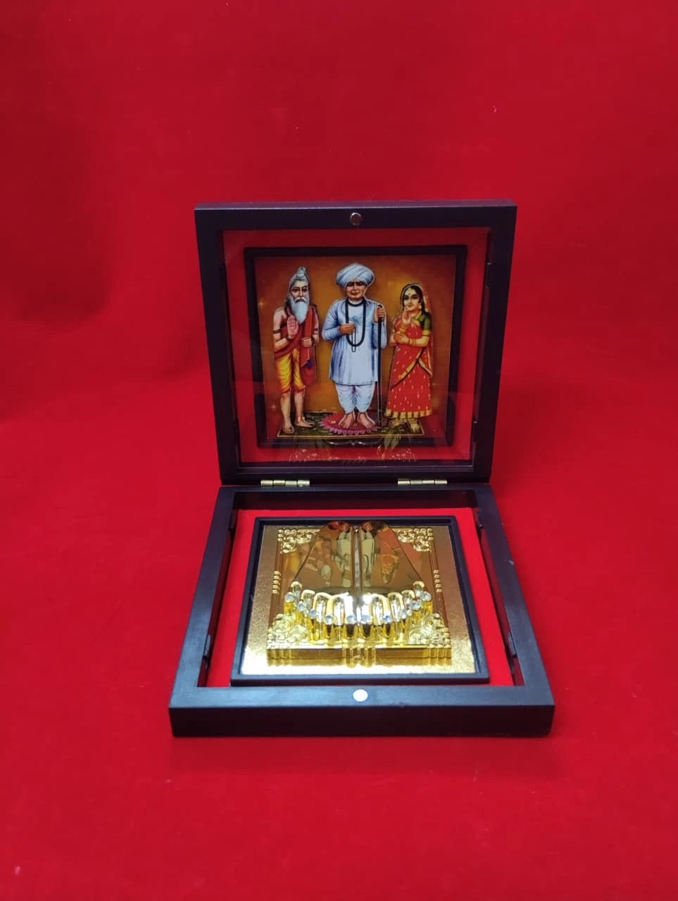 Yantram 3D Jalaram Bapa Charan Paduka Frame Box Pocket Temple | Premium Devotional Frame with Golden Paduka | Home Temple Decor, Pooja Room Decoration, Spiritual Gift for Home & Office