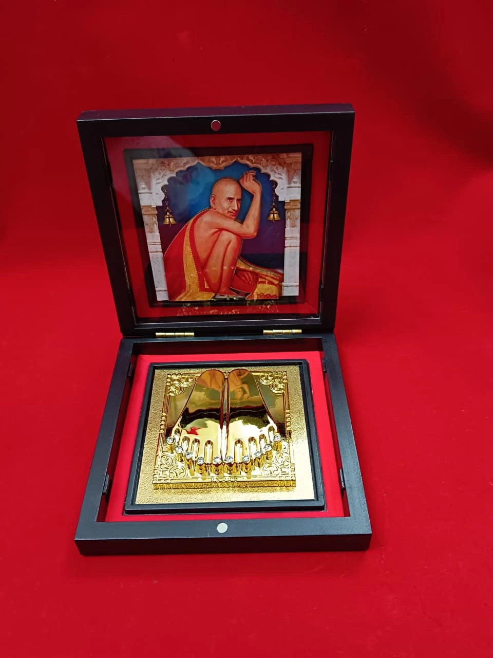 Yantram 3D Gajanan Maharaj Charan Paduka Frame Box Pocket Temple | Premium Devotional Frame with Golden Paduka | Home Temple Decor, Pooja Room Decoration, Spiritual Gift for Home & Office