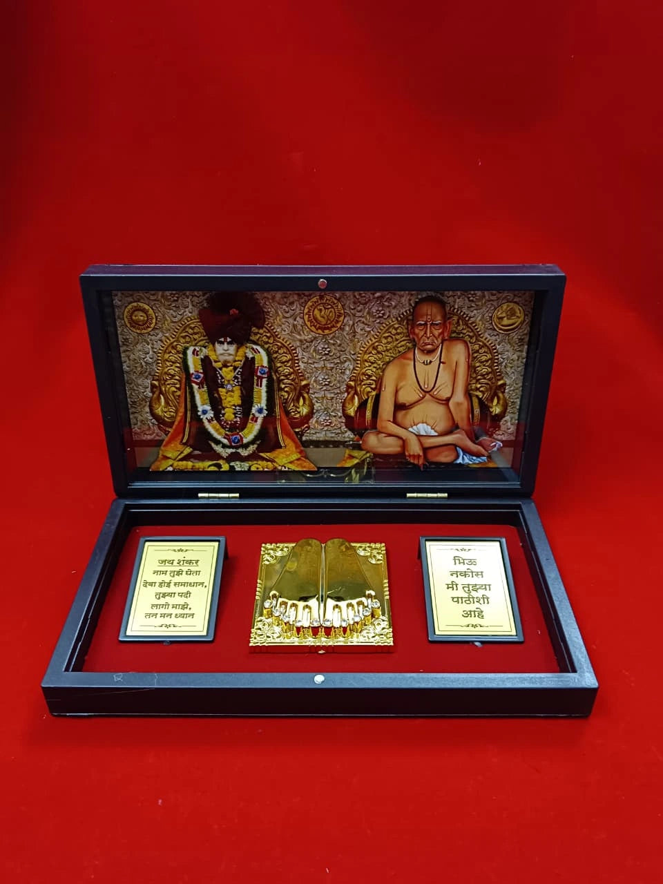 Humsafar 3D Swami Samarth & Shankar Maharaj Charan Paduka Frame Box Pocket Temple | Premium Devotional Frame with Golden Paduka | Home Temple Decor, Pooja Room Decoration, Spiritual Gift for Home & Office