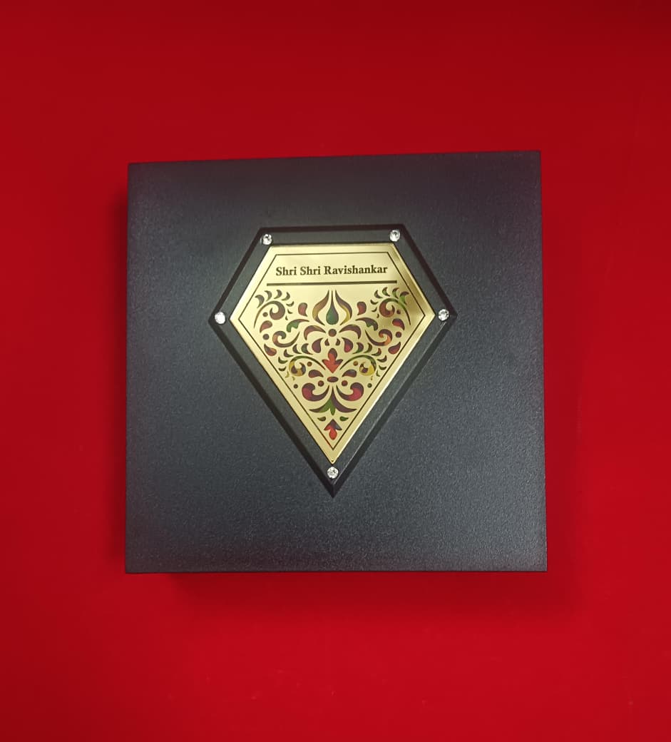 Shri Shri Ravi Shankar Charan Paduka Frame Box Pocket Temple Spiritual Home Mandir Decor & Devotional Gift